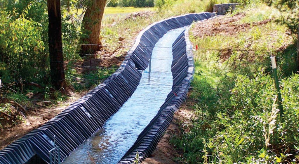 Smartditch with water in it